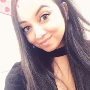 Meet your Posher, Cassandra